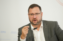 FPÖ-Mediensprecher Hafenecker: "Bekämpfung angeblicher 'Fake News' durch künstliche Intelligenz ist Frontalangriff auf Presse- und Meinungsfreiheit."