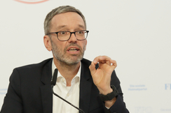 FPÖ-Bundesparteiobmann Kickl: "Wifo erwartet Inflationsmaximum von 4,5 Prozent – Regierung muss sofort handeln und Preise einfrieren."